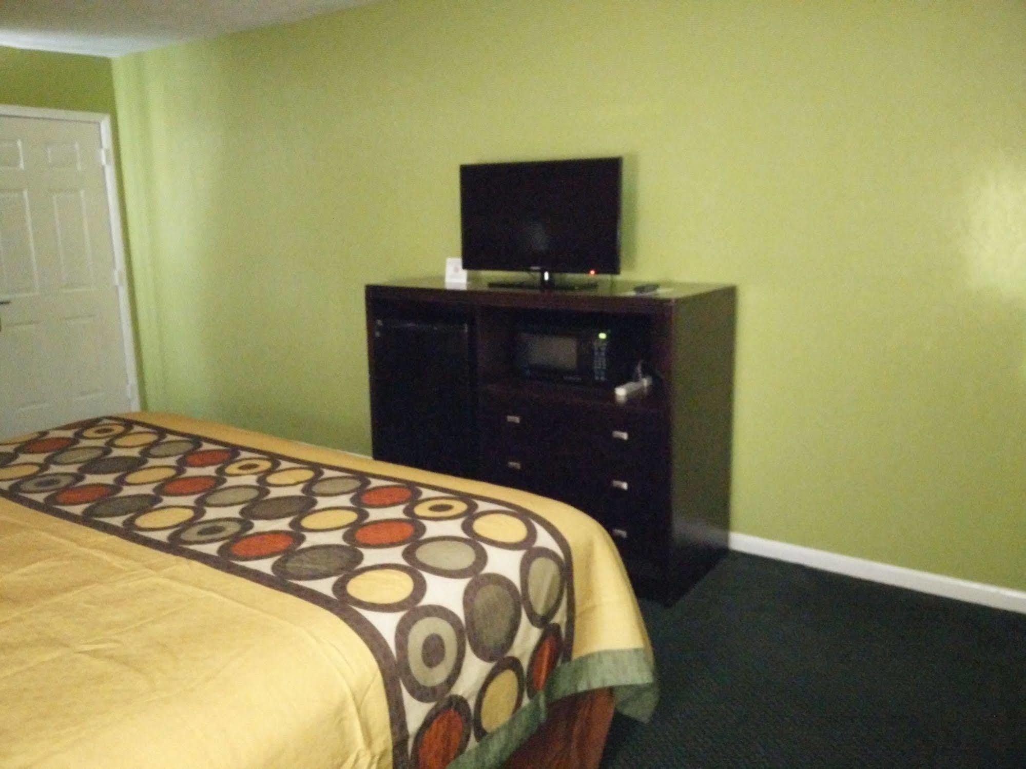 Travel Inn Eutaw Exterior photo