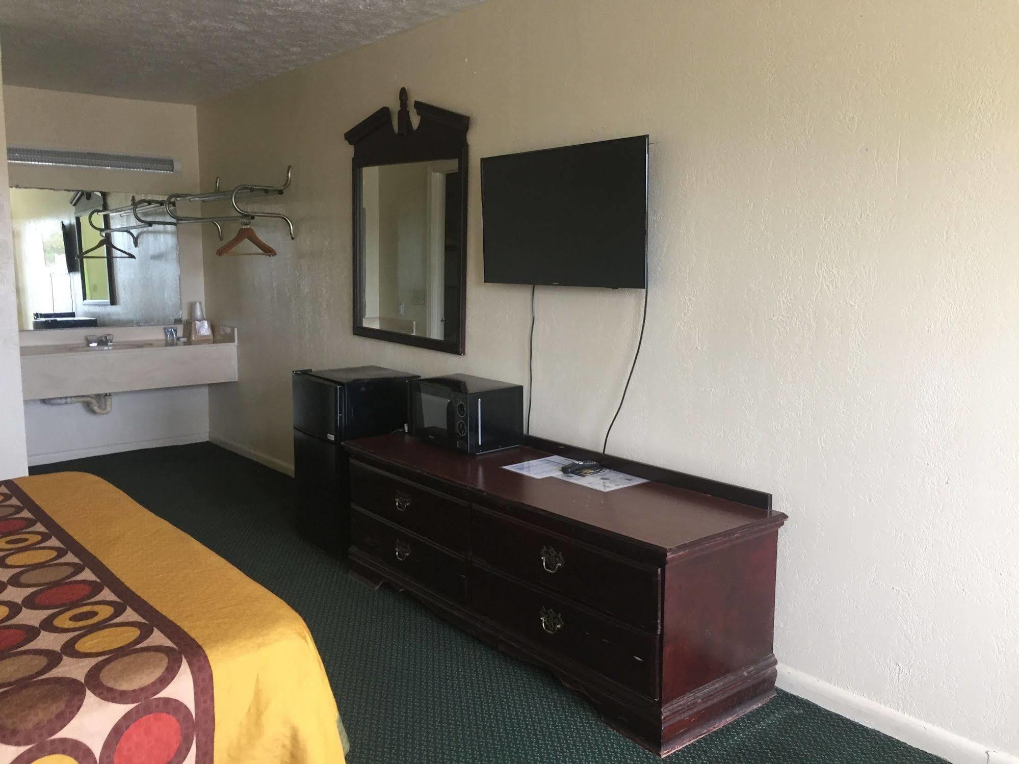 Travel Inn Eutaw Exterior photo